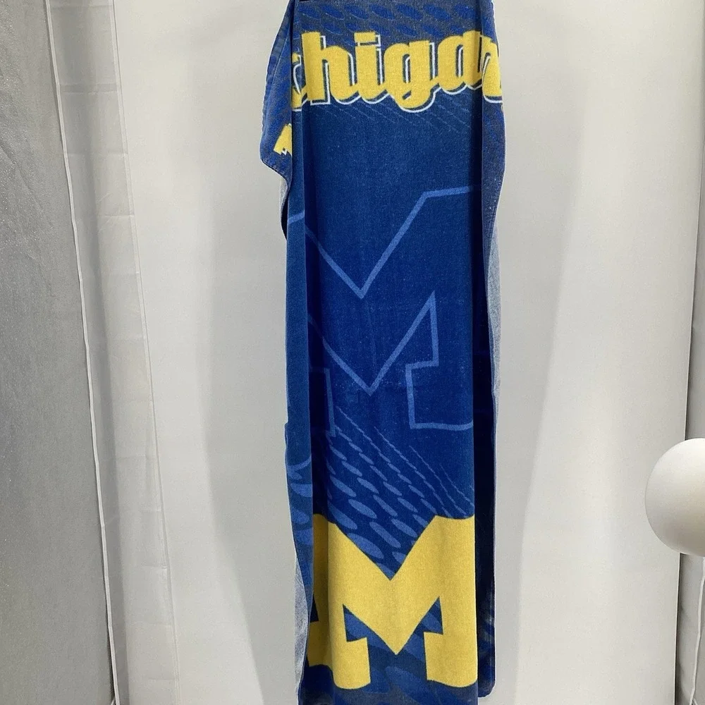 Vintage Northwest University Of Michigan Wolverines‎ Beach Towel